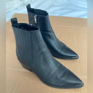Marc Fisher Ulora boots black size 7 *please read on size*